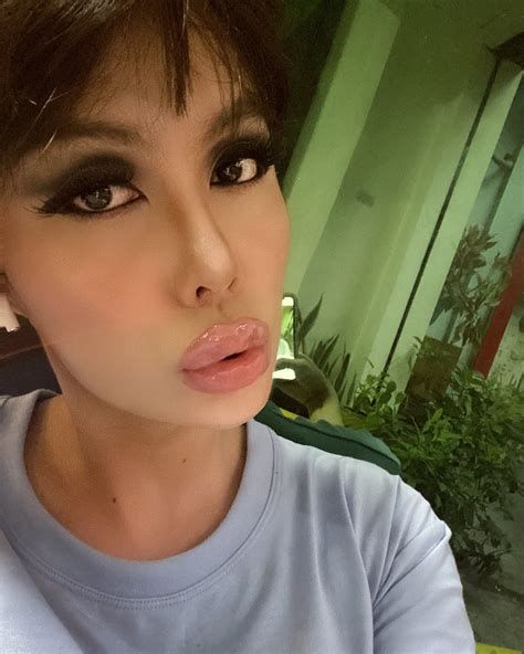 Shemale Tino Vietnamese Transsexual Escort In Ho Chi Minh City