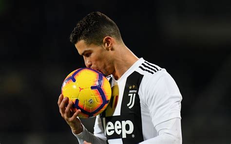 Florence Italy December 01 Cristiano Ronaldo Of Juventus Kisses The