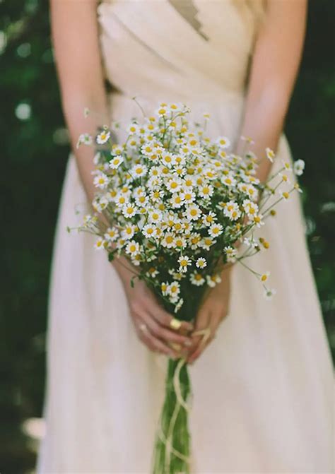 29 Wildflower Bouquet Ideas For Whimsical Brides Daisy Bouquet