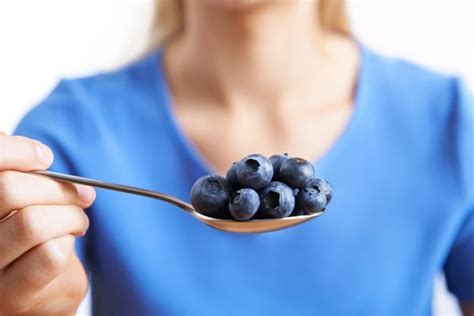 Raw Is The Best Way To Eat Blueberries Says Dr Flora Benefits Of