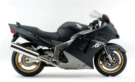 Two years later the title had passed to the suzuki hayabusa. HONDA CBR 1100 XX Super Blackbird. Datos técnicos de la ...