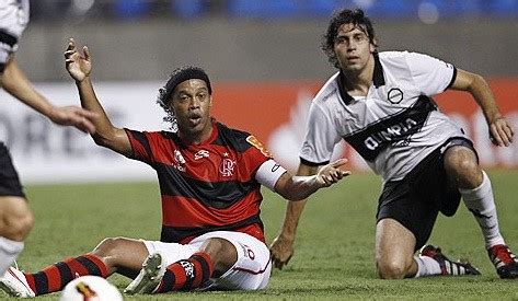 In (%) matches played away team was total goals (team and opponent) over 2.5 goals. Olimpia venció por 3-2 al Flamengo por la Copa ...