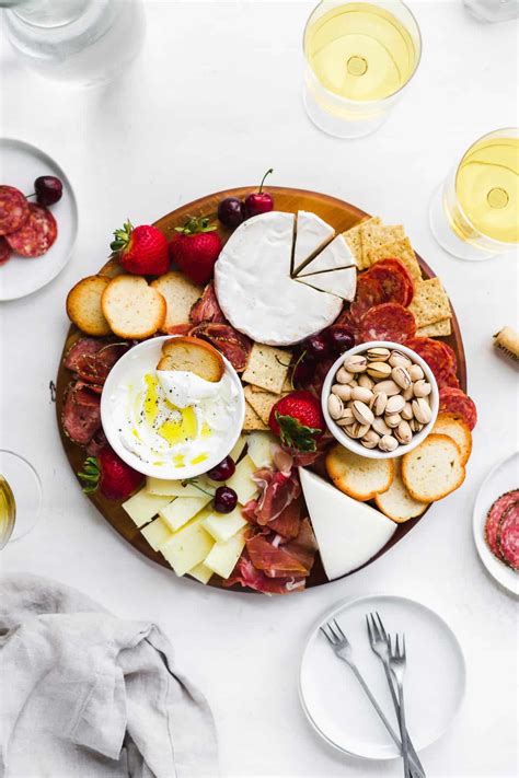 10 Awesome Charcuterie Board Ideas For Small Board