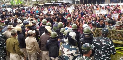 Assam Laika Dodhia Residents Clash With Police In Tinsukia