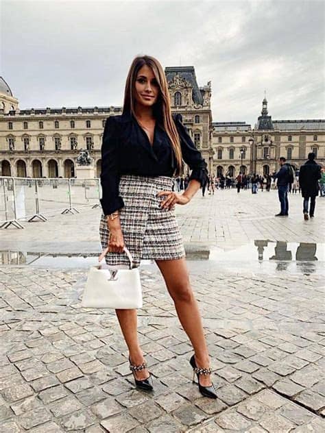 Antonella roccuzzo gave birth to a the couple's first child, a boy named thiago. Lionel Messi wife Antonella Roccuzzo is one out of the box ...