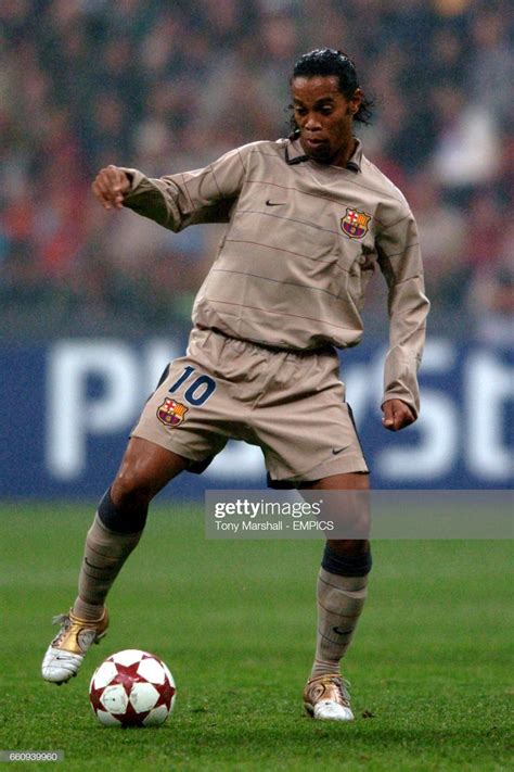 #ronaldinho #ronaldo #fenomeno #ronaldinho gaúcho #fc barcelona #barcelona #fcb #real madrid #barcelona x real madrid #ymmf. Ronaldinho Gaúcho, Barcelona. em 2020 | Jogadores de ...