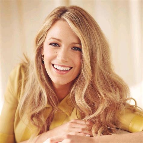 Blake Lively Scrolller