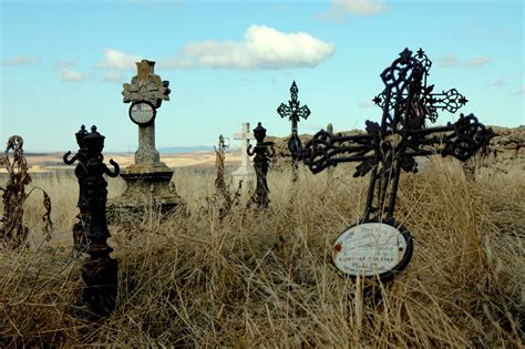 Verlassener Friedhof Foto & Bild | architektur, friedhöfe, grabsteine Bilder auf fotocommunity