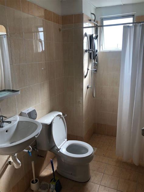 Shared or private rooms with inсlusive rent for short and long term from eur 100/month. Suriamas Condominium Bandar Sunway Single Room For Rent ...