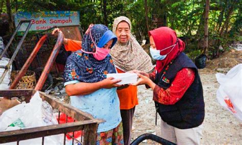 Upaya Baik Di Jumat Mulia Wan Berbagi Makanan Pada Dhuafa