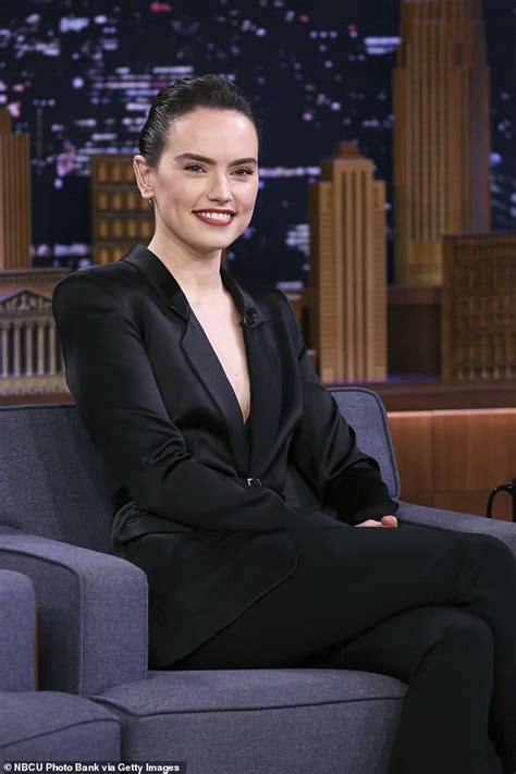 Daisy Ridley Wows In Scarlet Suit And Matching Heels