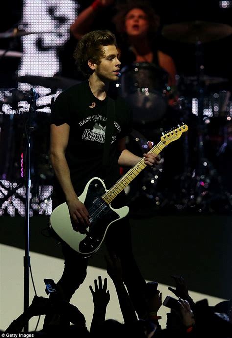 Seconds Of Summer S Luke Hemmings Reveals They Want Credit For Making Music Daily Mail Online