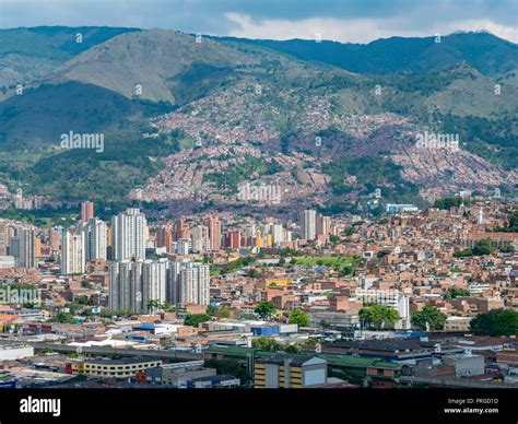Paisaje Y Vista Panorámica De Medellín Colombia Medellín Es La