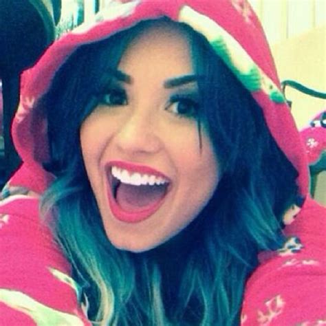 10 Drastic Demi Lovato Beauty Looks That Prove Shes Got The Most Fun