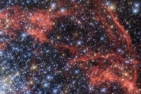 Stunning Supernova Remnant In The Large Magellanic Cloud Hubble Zoom