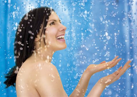1125x2436 Resolution Smiling Topless Woman Taking A Bath HD Wallpaper