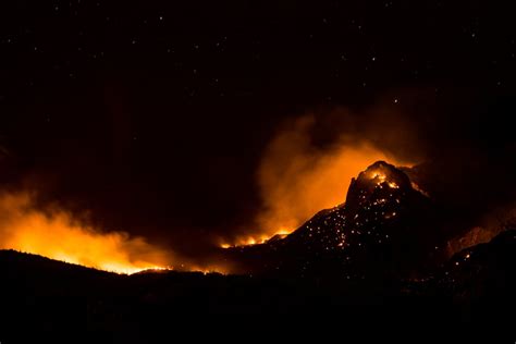 Mt Lemmon Evacuated As Bighorn Fire Burns Up Catalina Mtns