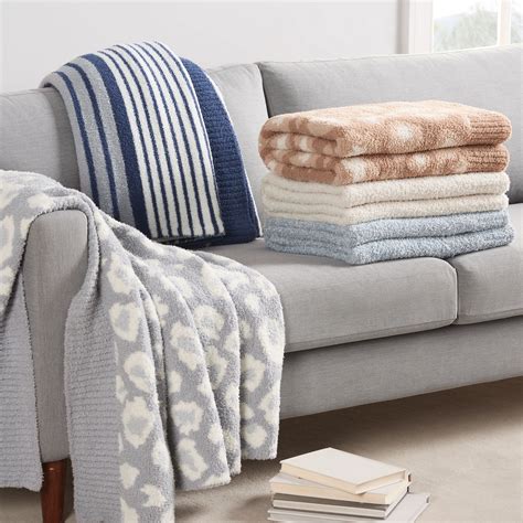 Better Homes & Gardens Cozy Knit Throw, 50"x72", Tan Animal Print