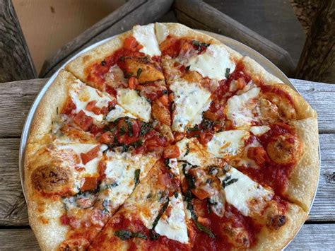 52 Weeks Of Pizza San Antonios Best Pizza Pizzerias And Specialty Pies