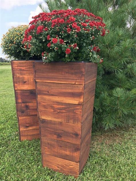 30 Charming Wood Flower Box Ideas For Home Decoration Rustic
