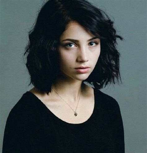 Emily Rudd Short Black Hairstyles Hairstyles With Bangs Girl Hairstyles Haircuts Woman Face
