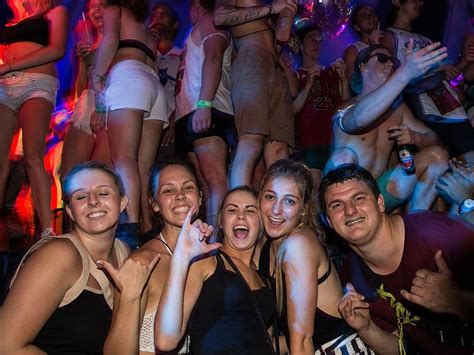 Bali Sex Ban Officials Say New Laws Will Not Apply To Foreign Tourists The Courier Mail