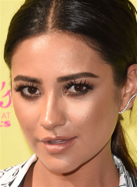 Shay Mitchell Teen Choice Awards 2015 Makeup Featuring Esqido Mink Lashes