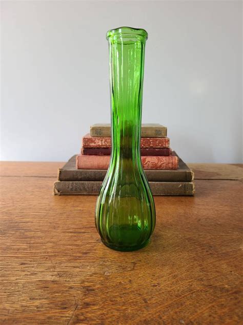 Vintage Emerald Green Glass Vases Ribbed And Diamond Etsy