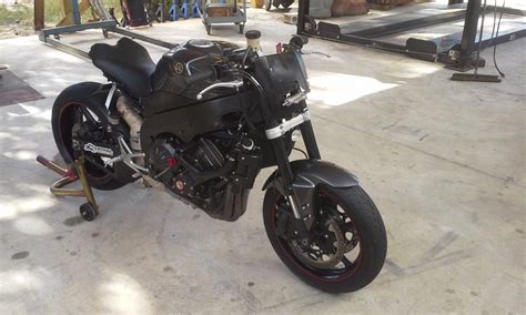 Yamaha street fighter features a custom frame, custom carbon fiber gas tank, custom carbon fiber. 2007 Yamaha R1 Naked Street Fighter