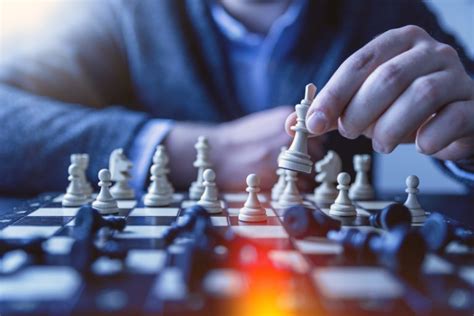 クイーンズ・ギャンビット・アクセプテッド（queen's gambit accepted）は、チェスのオープニングの1つで、広義のクイーンズ・ギャンビット（1．d4 d5 2．c4）の一変化である。qgaと省略されることもある。 『クイーンズ・ギャンビット』って実話？あの薬は？疑問を ...