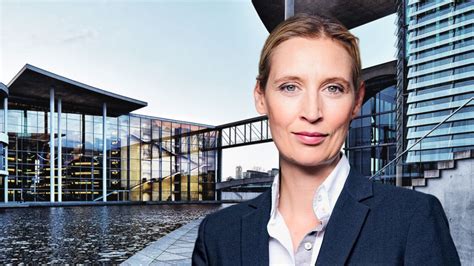Nach dem abitur studiert sie in bayreuth volks. Dr. Alice Weidel, Vorsitzende der AfD-Bundestagsfraktion ...