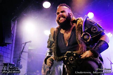 Heute präsentieren wir euch das vierte video aus unserem neuen. Wind Rose, band derubata. Ancora un grave atto nei ...