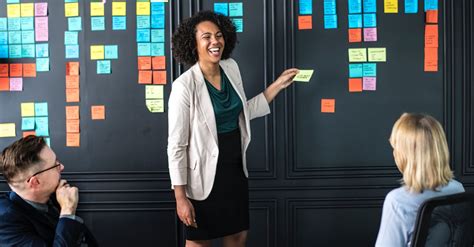 10 Companies That Employees Totally Love (Bonus: They're Hiring)