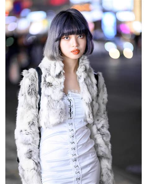 tokyo-fashion-18-year-old-japanese-fashion-designer-ayumi-@dressing