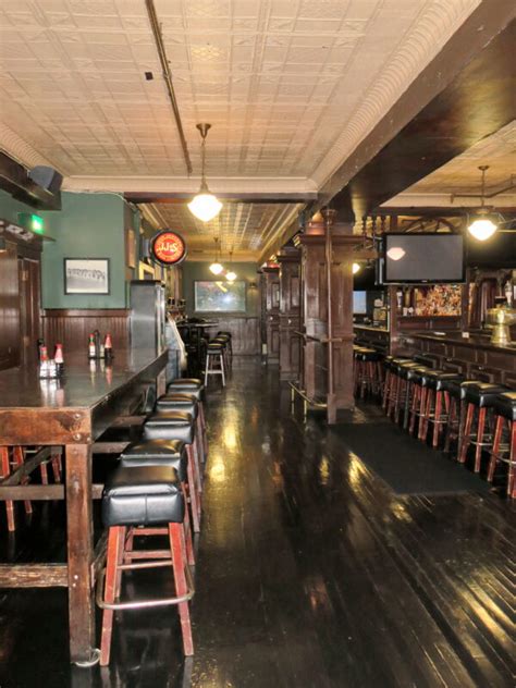 Caseys Irish Pub La Conservancy