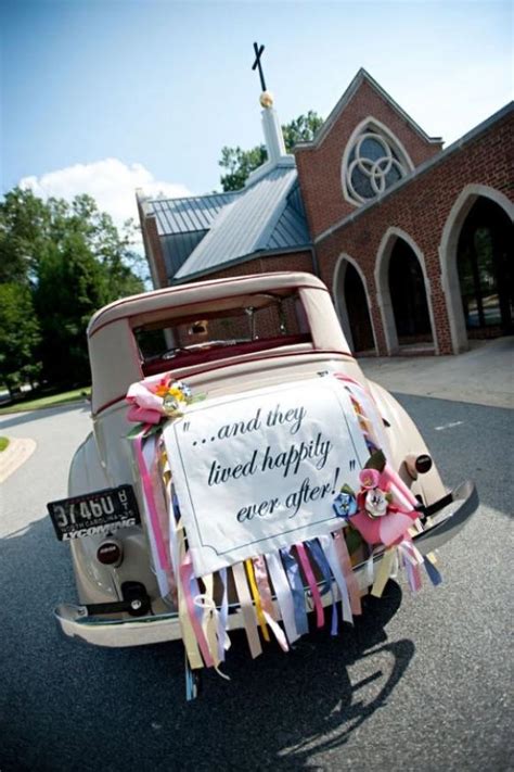 Some will offer you cool vintage wedding cars, that will impress your guest's thanks to their opulence and outstanding design. Lovely Wedding Car Decorations ♥ Classic Getaway Wedding ...