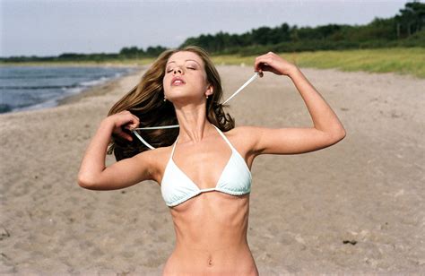 Michelle Trachtenberg Eurotrip Best Bikini Moments In Movies