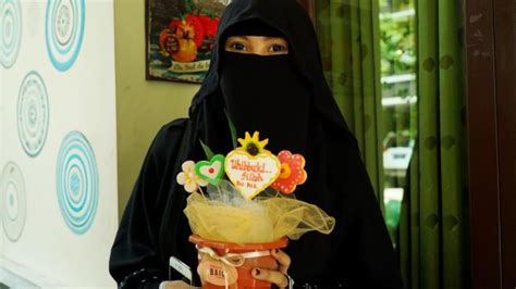 Meet Indonesias Niqab Squad The Face Covering Fan Club