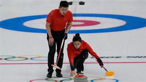 China Defeats Switzerland In Mixed Doubles Curling For 1st Beijing 2022