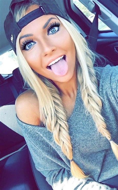 Cute Girls With Their Tongues Sticking Out Thechive