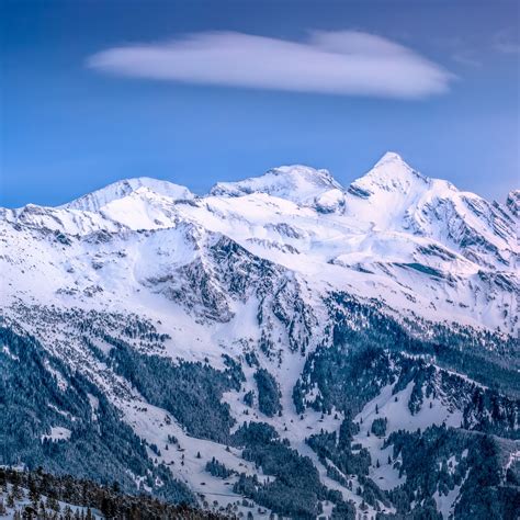 Download Wallpaper Alpine Scenery From Kleine Scheidegg Switzerland