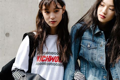 Our Best Street Style Snaps From Seoul Fashion Week Bestkoreanfashion Seoul Fashion Week