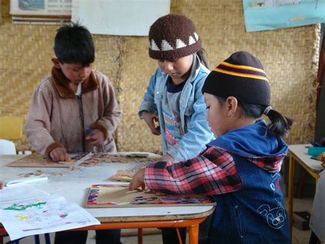 Aplicacion con propositos didacticos que contiene una lista de articulos con la opcion de buscador. Experimentos caseros para niños con material reciclado ...