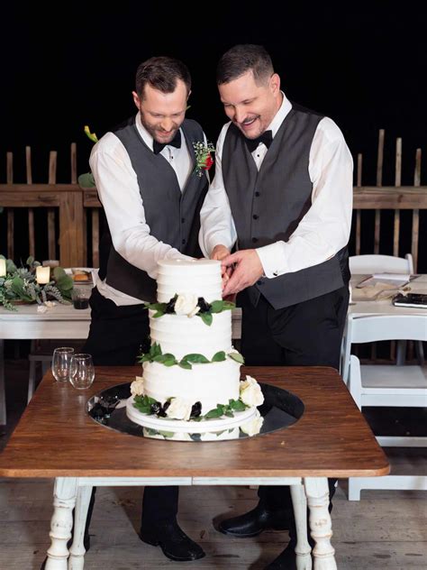 Country Singer Ty Herndon, Alex Schwartz Married at Farm in Tennessee
