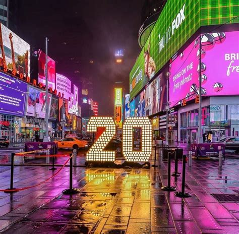 discover new york city on instagram “getting ready for tomorrow night 2020 here we come 🎉🎊 📸