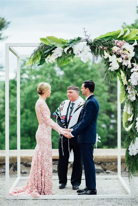 25 Bold Tropical Wedding Arches And Altars Weddingomania