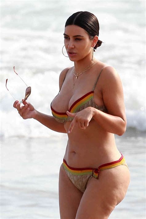 Simpson's friend and defense attorney during simpson's 1995 murder trial.he had four children with his first wife, kris kardashian (née houghton, later jenner): Kim Kardashian in Bikini - Beach in Tulum, Mexico 4/24 ...