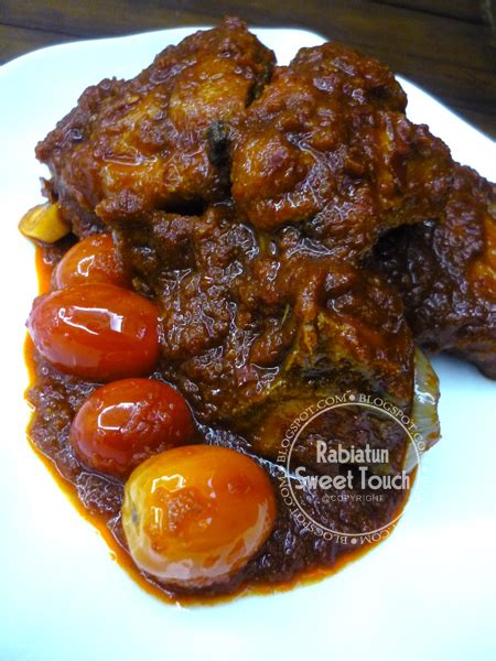Ayam masak merah is a malay/indonesian dish which is spicy and sweet at the same time. Pautan Kasih...: IFTAR DAY 2 : NASI MINYAK HUJAN PANAS