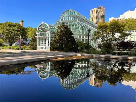 How To Visit The Brooklyn Botanical Garden — The Empty Nest Explorers