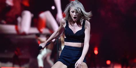 news and features about taylor swift taylor swift 1989 tour taylor swift pictures taylor